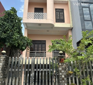 Quyền sử dụng đất và tài sản gắn liền với đất tại thửa đất số 50, tờ bản đồ số 40, tọa lạc tại địa chỉ: số 79 đường Nguyễn Văn Trỗi, phường Bàn Thạch, thành phố Đà Nẵng
