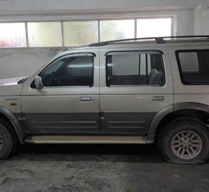Xe ô tô con đã qua sử dụng, nhãn hiệu Ford, loại Everest, số sàn, 07 chỗ ngồi, sản xuất năm 2006, xuất xứ: Việt Nam, biển đăng ký số 92A-035.50