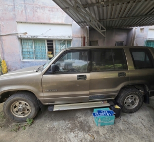 Xe ô tô Isuzu Trooper 07 chỗ, biển số 43A-007.81 đã qua sử dụng.